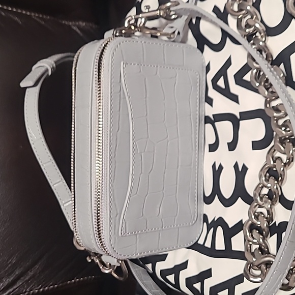 MARC JACOBS SNAPSHOT BAG CROC-EMBOSSED CROSSBODY SILVER GREY - Picture 2 of 7